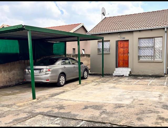 2 BEDROOM HOUSE FOR SALE IN FLEURHOF